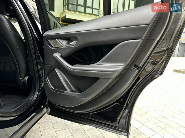 Черный Ягуар I-Pace, объемом двигателя 0 л и пробегом 62 тыс. км за 31800 $, фото 32 на Automoto.ua