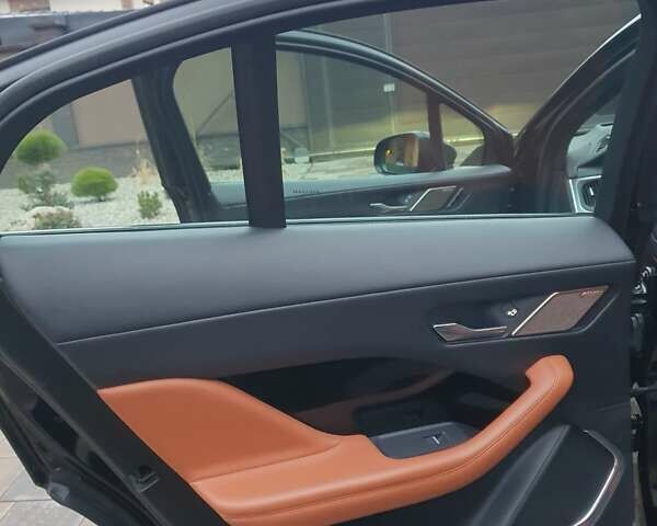 Черный Ягуар I-Pace, объемом двигателя 0 л и пробегом 65 тыс. км за 35900 $, фото 42 на Automoto.ua