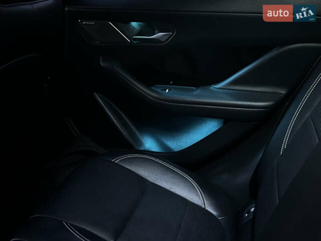 Черный Ягуар I-Pace, объемом двигателя 0 л и пробегом 34 тыс. км за 31400 $, фото 13 на Automoto.ua