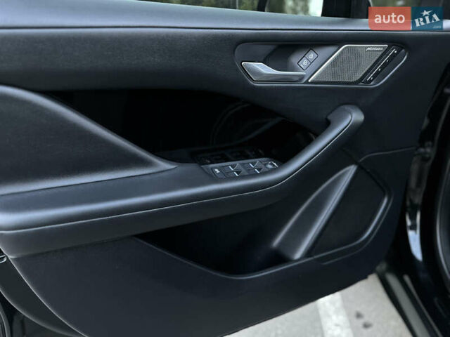 Черный Ягуар I-Pace, объемом двигателя 0 л и пробегом 34 тыс. км за 31400 $, фото 20 на Automoto.ua