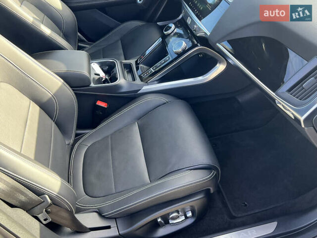 Черный Ягуар I-Pace, объемом двигателя 0 л и пробегом 113 тыс. км за 26047 $, фото 25 на Automoto.ua