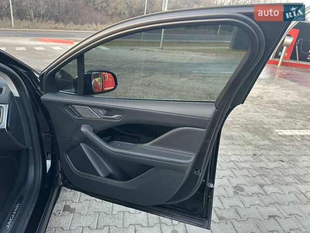 Черный Ягуар I-Pace, объемом двигателя 0 л и пробегом 62 тыс. км за 27400 $, фото 14 на Automoto.ua