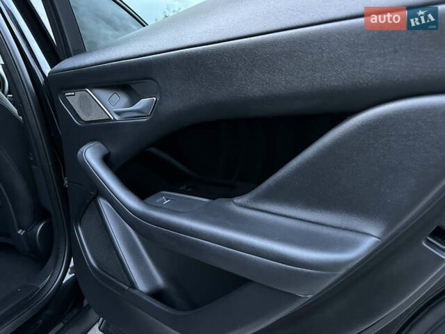 Черный Ягуар I-Pace, объемом двигателя 0 л и пробегом 34 тыс. км за 31400 $, фото 37 на Automoto.ua