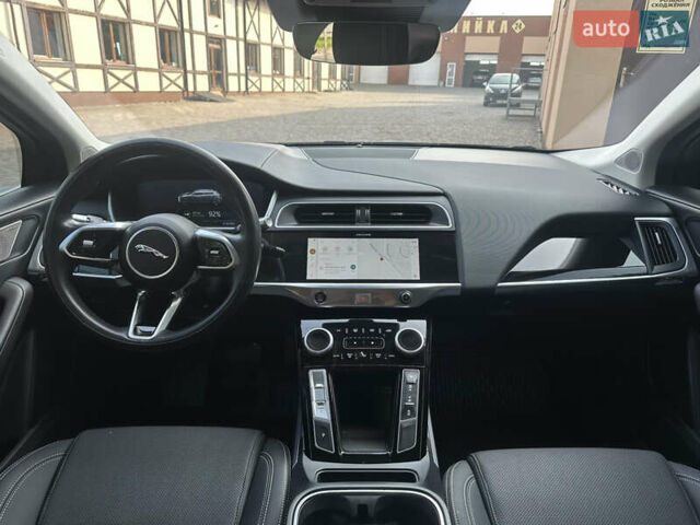 Черный Ягуар I-Pace, объемом двигателя 0 л и пробегом 75 тыс. км за 22900 $, фото 60 на Automoto.ua