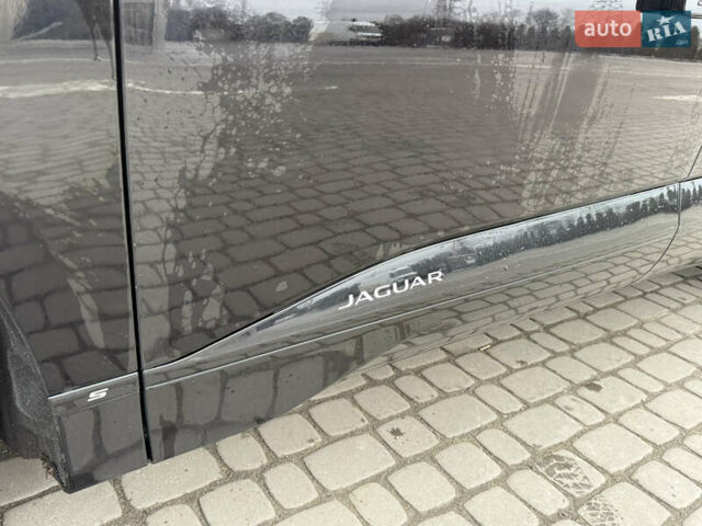 Чорний Ягуар I-Pace, об'ємом двигуна 0 л та пробігом 93 тис. км за 21499 $, фото 24 на Automoto.ua