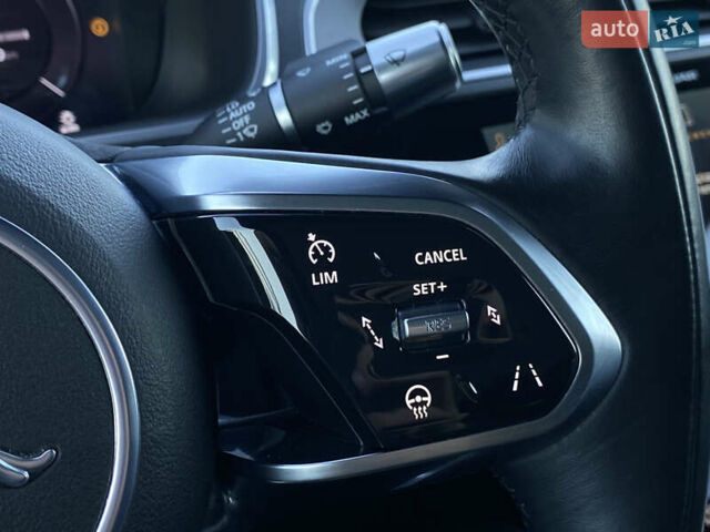 Черный Ягуар I-Pace, объемом двигателя 0 л и пробегом 64 тыс. км за 29900 $, фото 71 на Automoto.ua