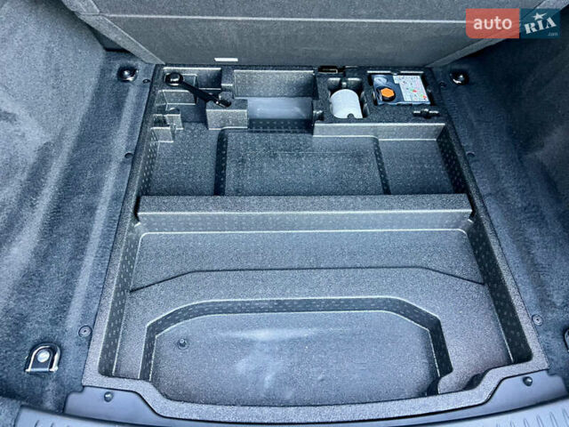 Черный Ягуар I-Pace, объемом двигателя 0 л и пробегом 90 тыс. км за 25550 $, фото 95 на Automoto.ua