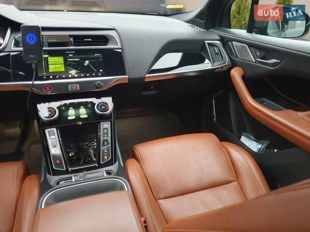 Черный Ягуар I-Pace, объемом двигателя 0 л и пробегом 65 тыс. км за 35900 $, фото 40 на Automoto.ua