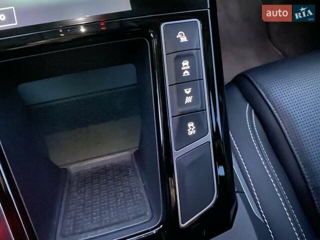 Черный Ягуар I-Pace, объемом двигателя 0 л и пробегом 90 тыс. км за 25900 $, фото 60 на Automoto.ua
