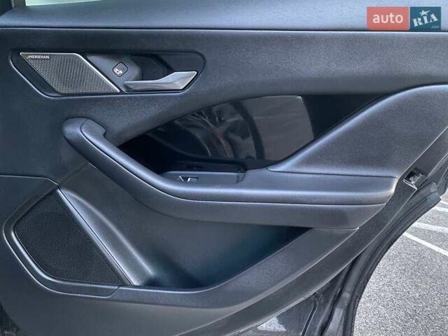 Черный Ягуар I-Pace, объемом двигателя 0 л и пробегом 173 тыс. км за 29999 $, фото 14 на Automoto.ua