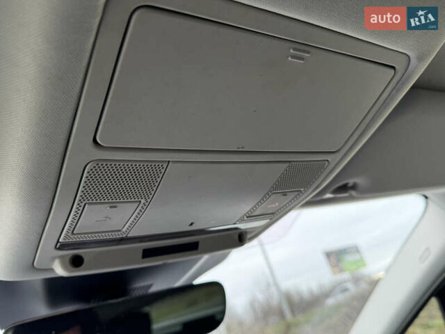 Чорний Ягуар I-Pace, об'ємом двигуна 0 л та пробігом 93 тис. км за 21499 $, фото 70 на Automoto.ua