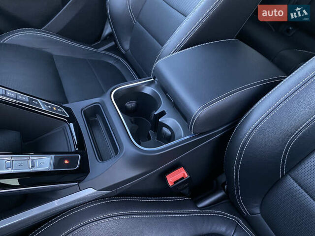 Черный Ягуар I-Pace, объемом двигателя 0 л и пробегом 64 тыс. км за 29900 $, фото 131 на Automoto.ua