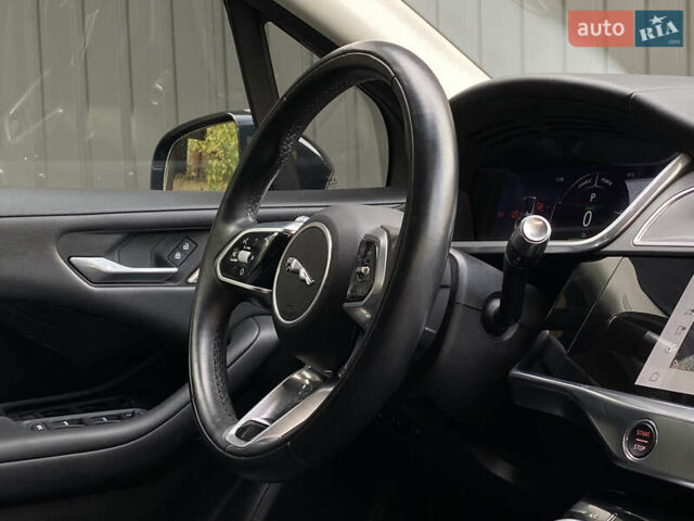 Черный Ягуар I-Pace, объемом двигателя 0 л и пробегом 150 тыс. км за 22500 $, фото 56 на Automoto.ua