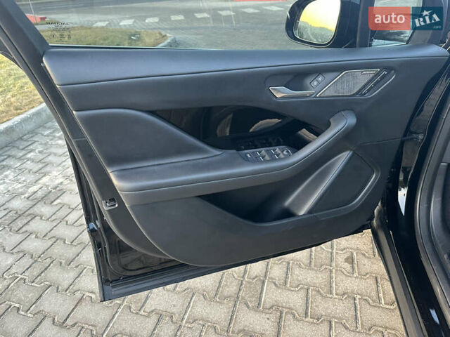Черный Ягуар I-Pace, объемом двигателя 0 л и пробегом 62 тыс. км за 27400 $, фото 13 на Automoto.ua