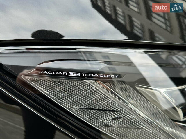 Черный Ягуар I-Pace, объемом двигателя 0 л и пробегом 62 тыс. км за 31800 $, фото 9 на Automoto.ua