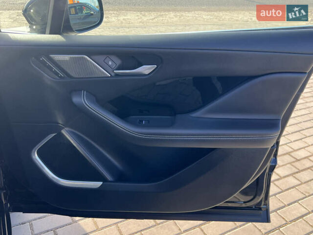 Черный Ягуар I-Pace, объемом двигателя 0 л и пробегом 113 тыс. км за 26047 $, фото 24 на Automoto.ua