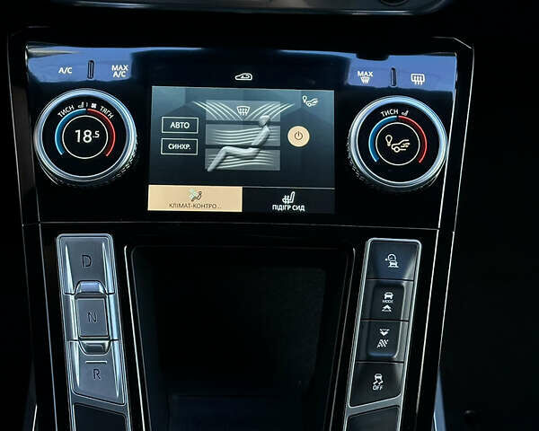 Чорний Ягуар I-Pace, об'ємом двигуна 0 л та пробігом 37 тис. км за 32300 $, фото 24 на Automoto.ua