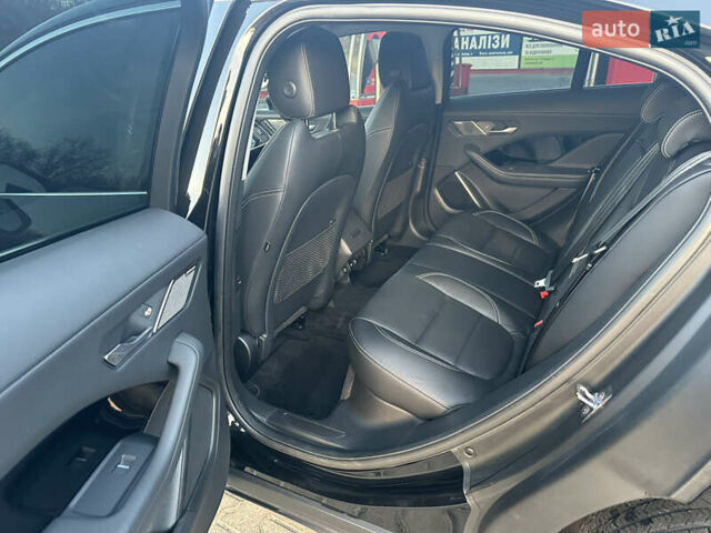 Черный Ягуар I-Pace, объемом двигателя 0 л и пробегом 62 тыс. км за 27400 $, фото 20 на Automoto.ua