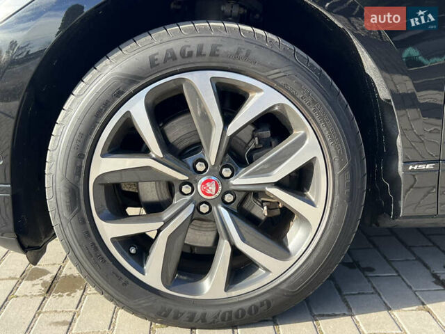 Черный Ягуар I-Pace, объемом двигателя 0 л и пробегом 113 тыс. км за 26047 $, фото 9 на Automoto.ua