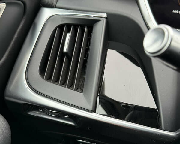 Чорний Ягуар I-Pace, об'ємом двигуна 0 л та пробігом 93 тис. км за 21499 $, фото 77 на Automoto.ua