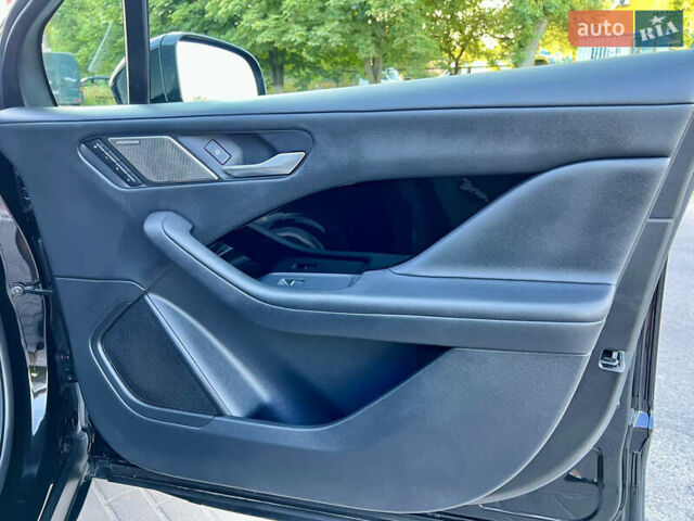 Черный Ягуар I-Pace, объемом двигателя 0 л и пробегом 90 тыс. км за 25950 $, фото 81 на Automoto.ua