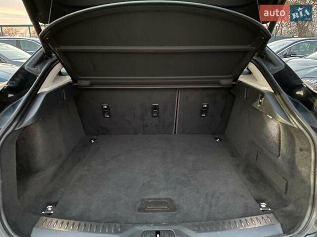 Черный Ягуар I-Pace, объемом двигателя 0 л и пробегом 90 тыс. км за 25900 $, фото 81 на Automoto.ua