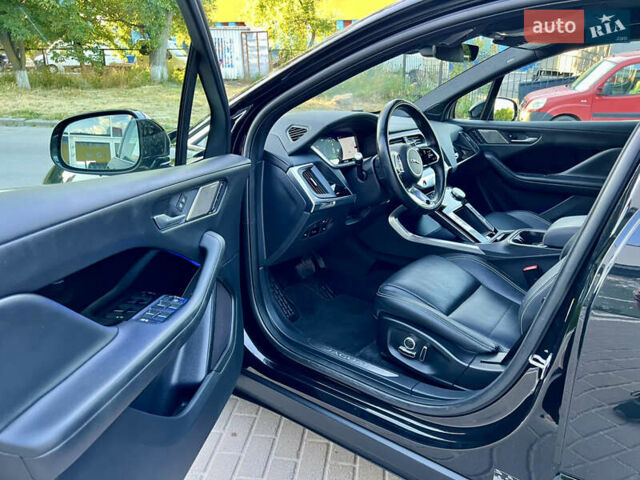Черный Ягуар I-Pace, объемом двигателя 0 л и пробегом 90 тыс. км за 25950 $, фото 39 на Automoto.ua