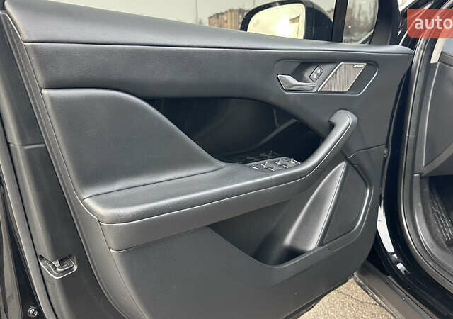 Черный Ягуар I-Pace, объемом двигателя 0 л и пробегом 149 тыс. км за 22300 $, фото 18 на Automoto.ua