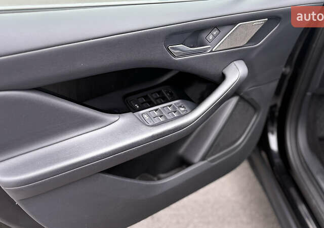 Чорний Ягуар I-Pace, об'ємом двигуна 0 л та пробігом 184 тис. км за 17900 $, фото 25 на Automoto.ua