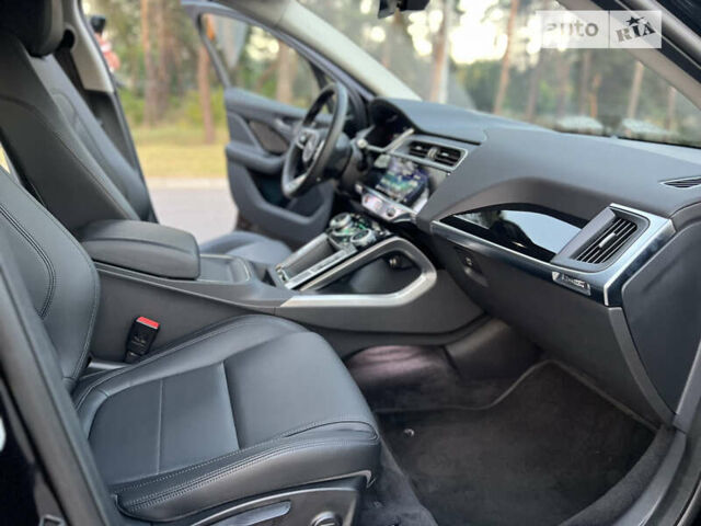 Черный Ягуар I-Pace, объемом двигателя 0 л и пробегом 52 тыс. км за 36400 $, фото 39 на Automoto.ua