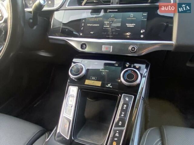 Черный Ягуар I-Pace, объемом двигателя 0 л и пробегом 148 тыс. км за 25800 $, фото 5 на Automoto.ua