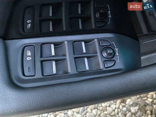 Черный Ягуар I-Pace, объемом двигателя 0 л и пробегом 90 тыс. км за 25900 $, фото 28 на Automoto.ua