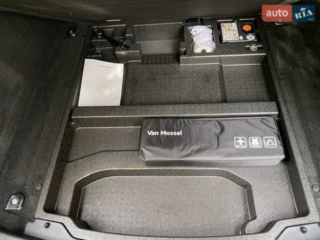 Чорний Ягуар I-Pace, об'ємом двигуна 0 л та пробігом 150 тис. км за 21200 $, фото 70 на Automoto.ua