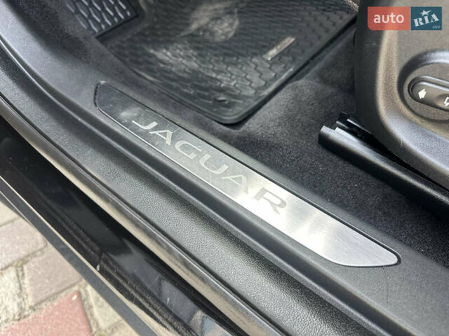 Черный Ягуар I-Pace, объемом двигателя 0 л и пробегом 75 тыс. км за 22900 $, фото 44 на Automoto.ua