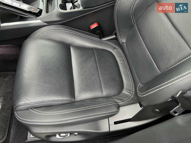 Черный Ягуар I-Pace, объемом двигателя 0 л и пробегом 46 тыс. км за 27200 $, фото 29 на Automoto.ua