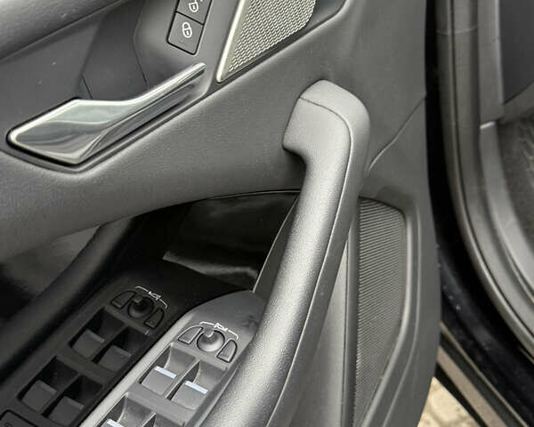 Чорний Ягуар I-Pace, об'ємом двигуна 0 л та пробігом 93 тис. км за 21499 $, фото 59 на Automoto.ua