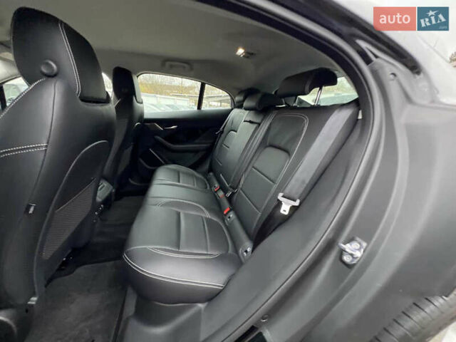 Черный Ягуар I-Pace, объемом двигателя 0 л и пробегом 46 тыс. км за 27200 $, фото 26 на Automoto.ua