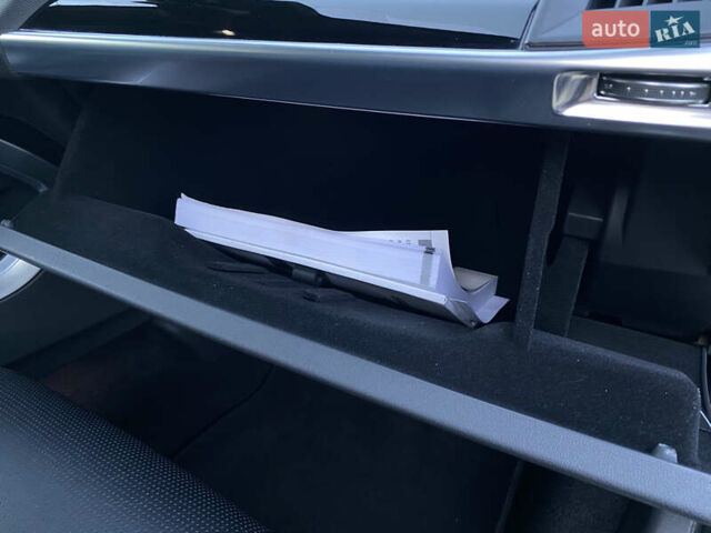 Черный Ягуар I-Pace, объемом двигателя 0 л и пробегом 64 тыс. км за 29900 $, фото 134 на Automoto.ua