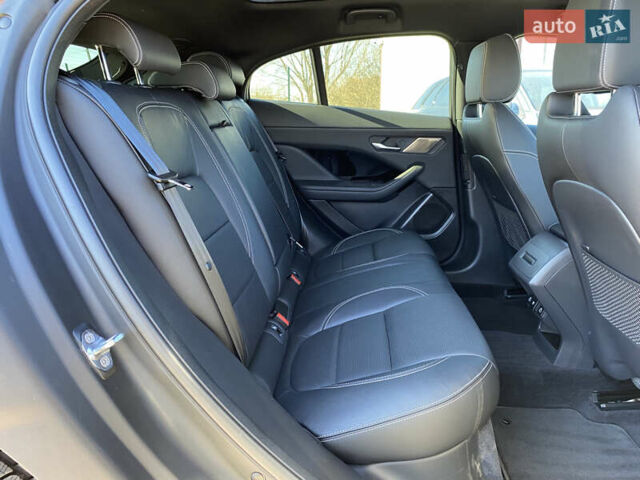 Черный Ягуар I-Pace, объемом двигателя 0 л и пробегом 64 тыс. км за 29900 $, фото 154 на Automoto.ua