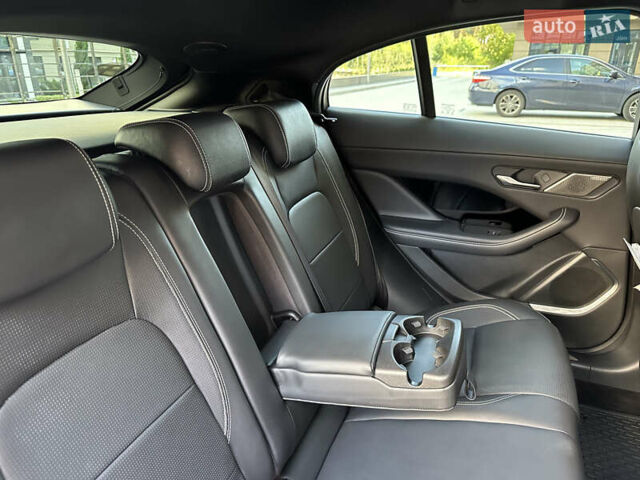 Черный Ягуар I-Pace, объемом двигателя 0 л и пробегом 90 тыс. км за 71906 $, фото 22 на Automoto.ua