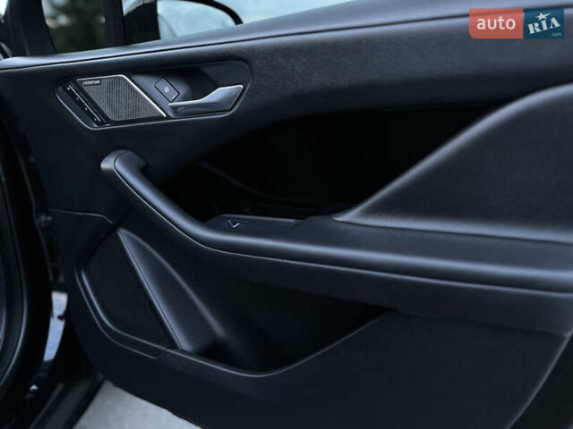Черный Ягуар I-Pace, объемом двигателя 0 л и пробегом 34 тыс. км за 31400 $, фото 35 на Automoto.ua