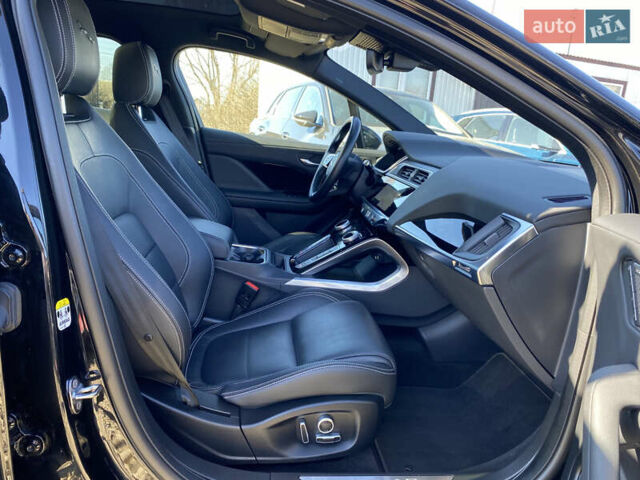 Черный Ягуар I-Pace, объемом двигателя 0 л и пробегом 64 тыс. км за 29900 $, фото 161 на Automoto.ua