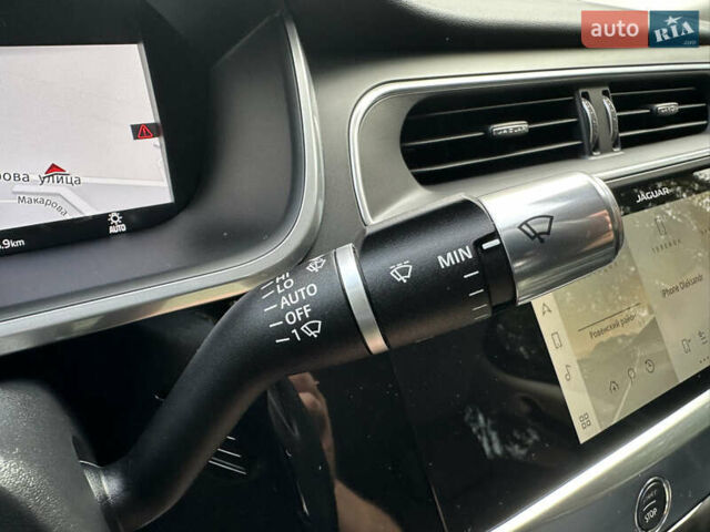 Черный Ягуар I-Pace, объемом двигателя 0 л и пробегом 75 тыс. км за 22900 $, фото 64 на Automoto.ua