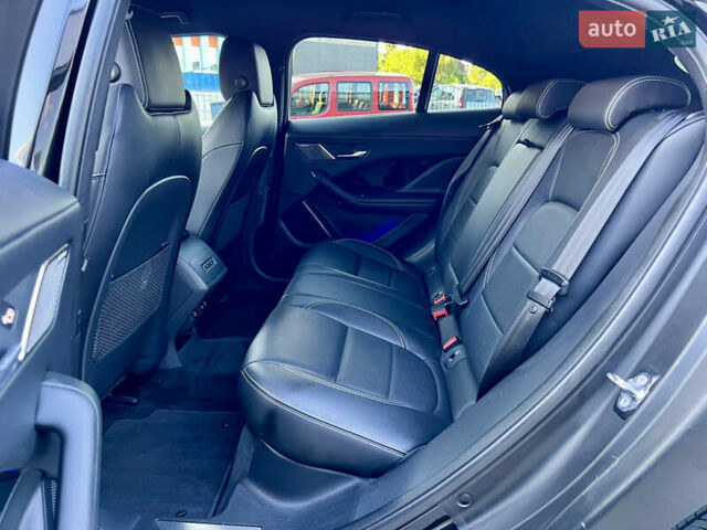 Черный Ягуар I-Pace, объемом двигателя 0 л и пробегом 90 тыс. км за 25950 $, фото 69 на Automoto.ua