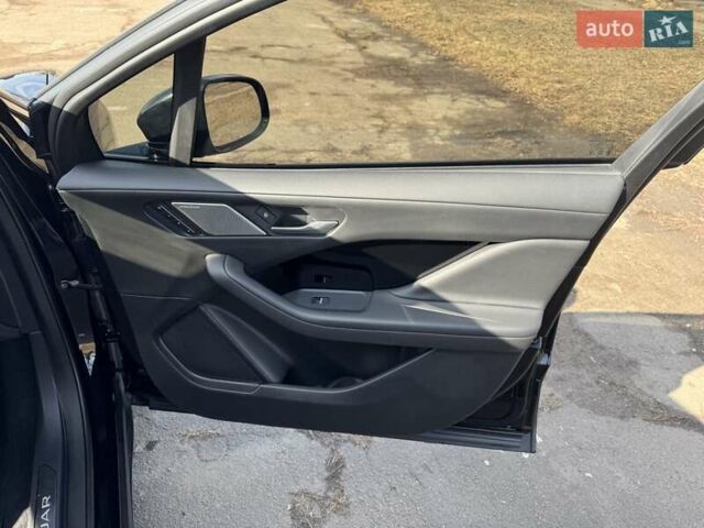 Черный Ягуар I-Pace, объемом двигателя 0 л и пробегом 78 тыс. км за 26000 $, фото 12 на Automoto.ua