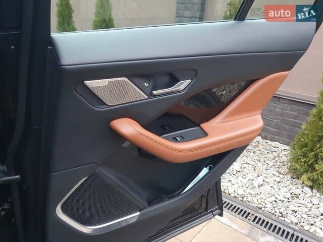 Черный Ягуар I-Pace, объемом двигателя 0 л и пробегом 65 тыс. км за 35900 $, фото 41 на Automoto.ua