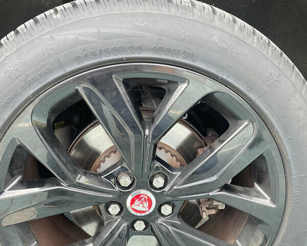 Черный Ягуар I-Pace, объемом двигателя 0 л и пробегом 130 тыс. км за 23990 $, фото 17 на Automoto.ua