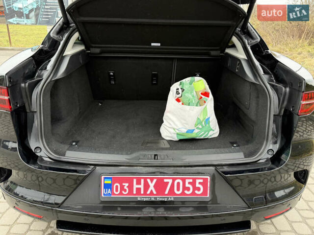 Чорний Ягуар I-Pace, об'ємом двигуна 0 л та пробігом 93 тис. км за 21499 $, фото 56 на Automoto.ua