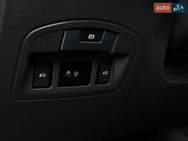 Чорний Ягуар I-Pace, об'ємом двигуна 0 л та пробігом 37 тис. км за 32300 $, фото 19 на Automoto.ua