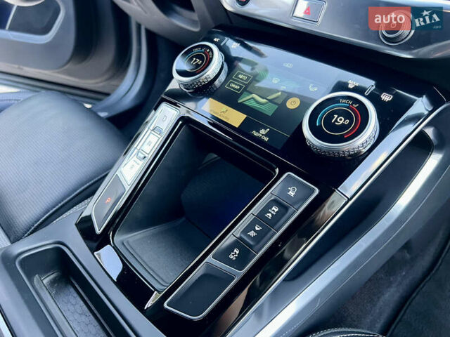 Черный Ягуар I-Pace, объемом двигателя 0 л и пробегом 90 тыс. км за 25550 $, фото 87 на Automoto.ua